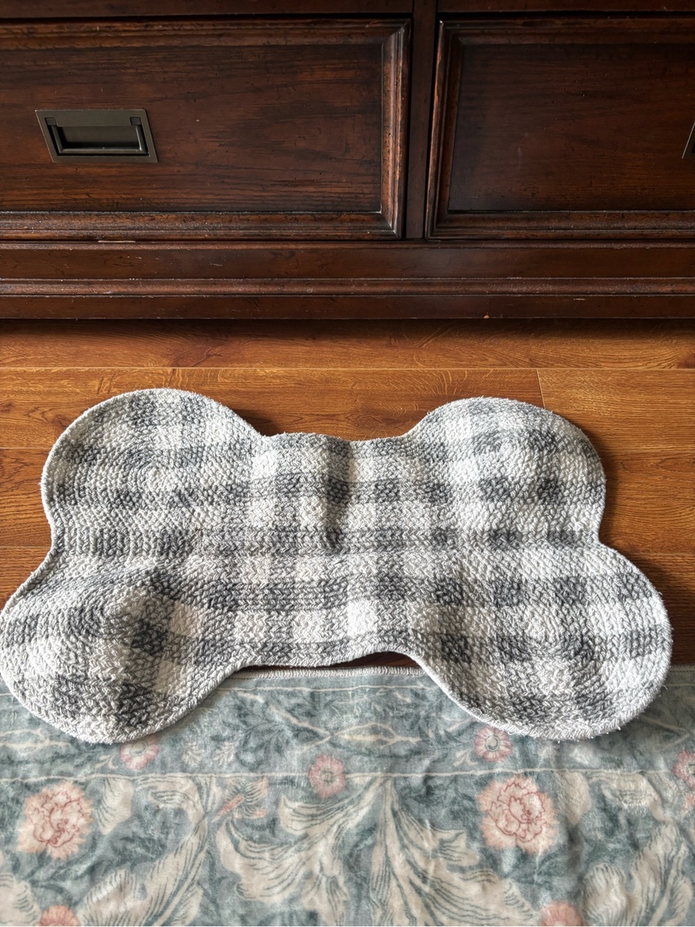 Gray Plaid Bone-Shaped Bath Mat - Home Bath